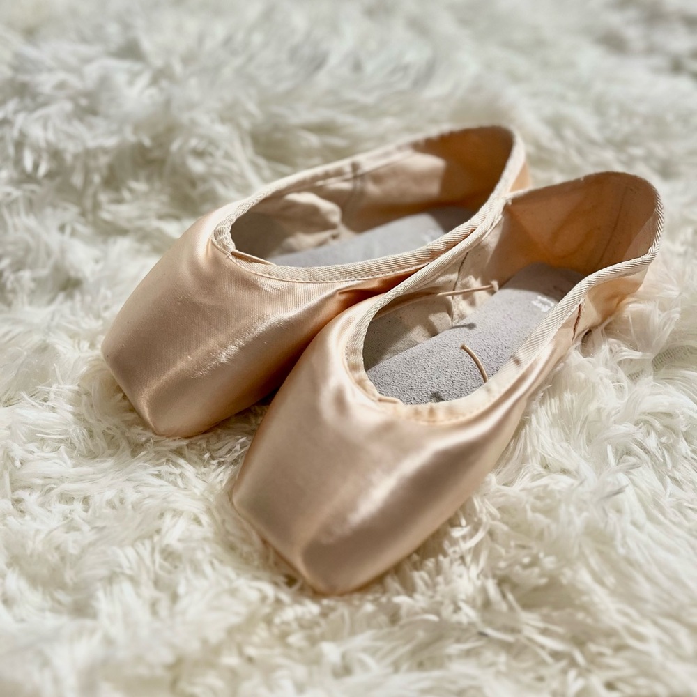 BLOCH Balance European Pointe Shoes